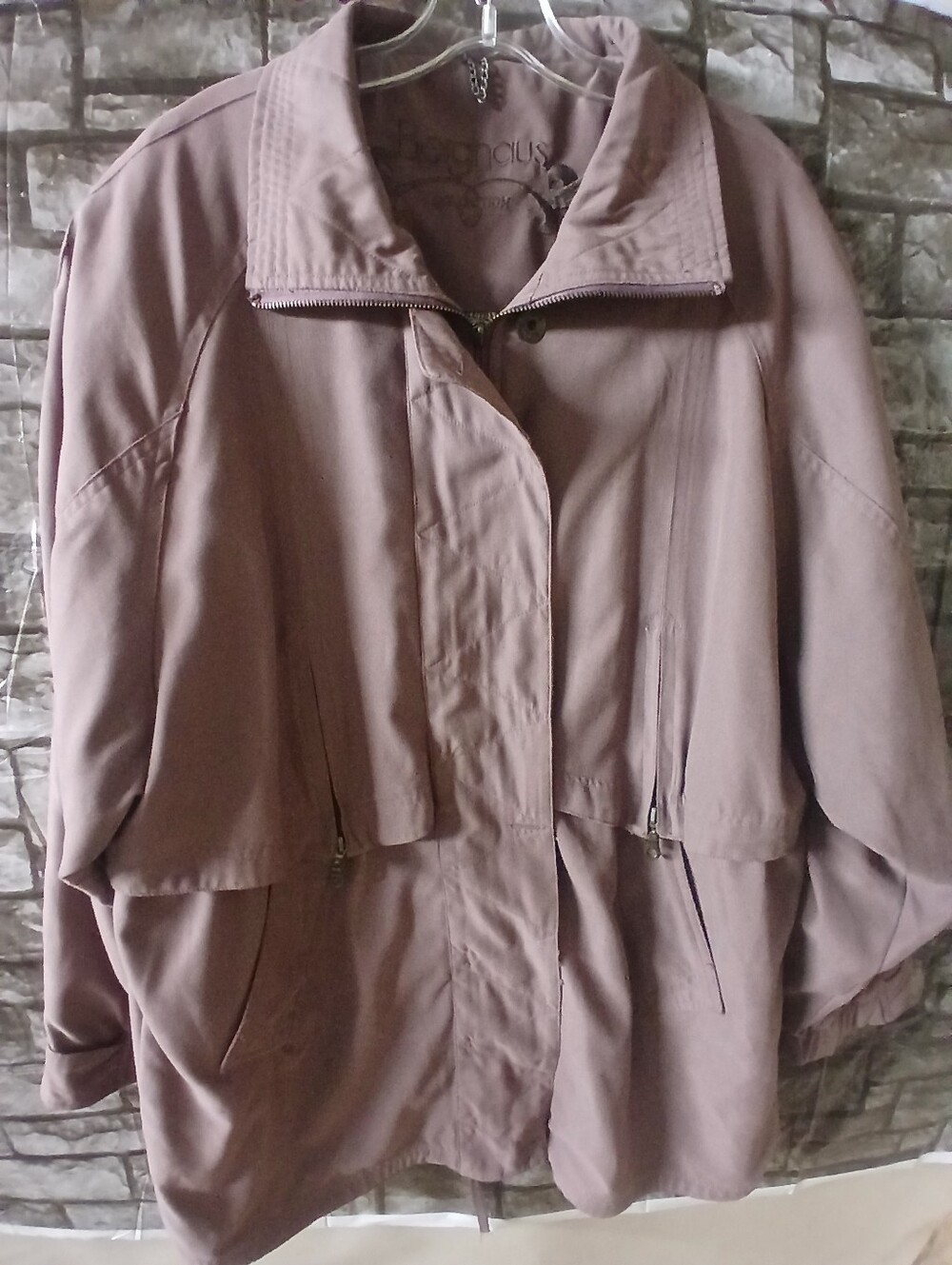 Berghaus  Dusty Rose Utility Women's Jacket with Zip Closure
